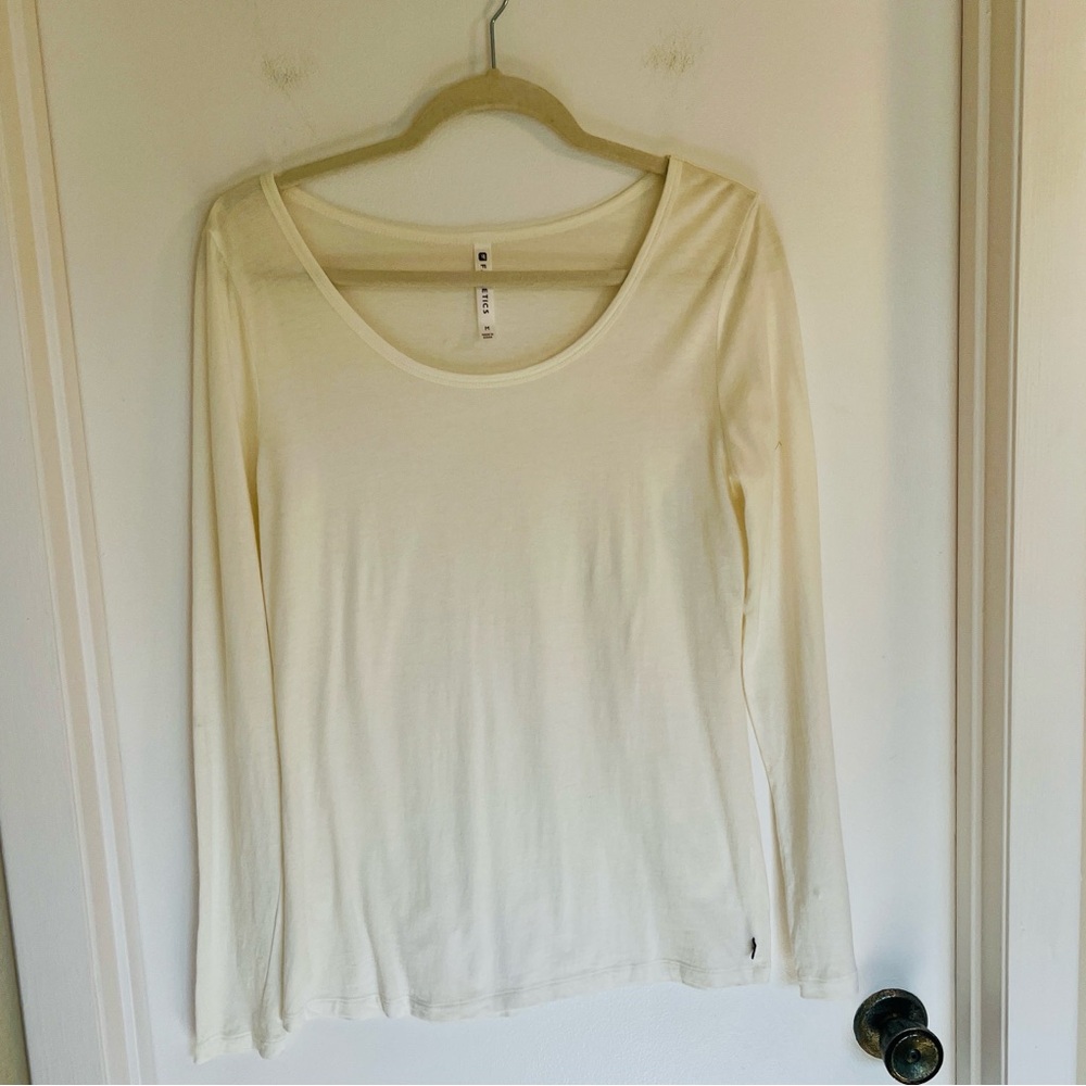 Fabletics Ivory Long Sleeve Top, Size M
